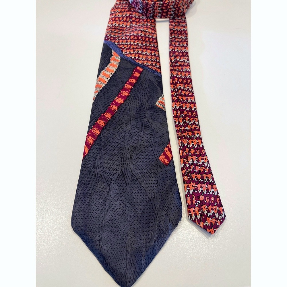Coogi Vintage Red Black Patterned Silk‎ Mens Tie